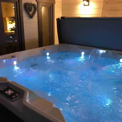 Jacuzzi - BBq - Jardin - Garden Lodge - Le Tulipier
