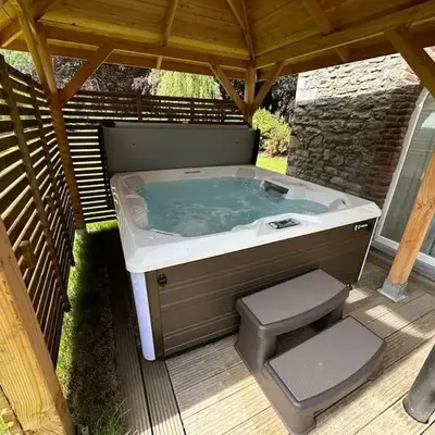 Jacuzzi - Sauna - BBq - Jardin - Garden Lodge - Myosotis