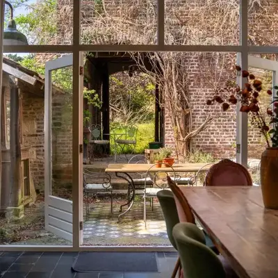 Maas Suites - The French House