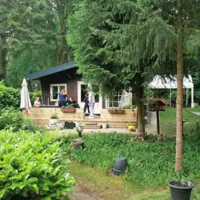 Vakantie Bos Huisje “Meibloempje”