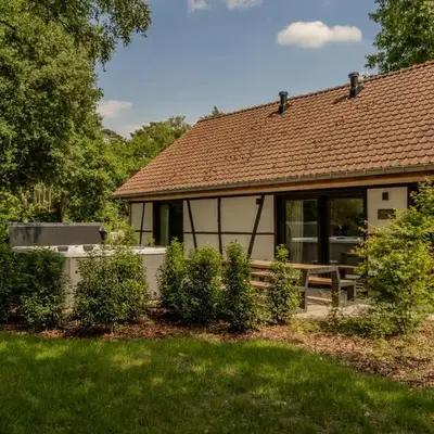 Villa Lodge met Jacuzzi - 8 personen - Woodz Lodges