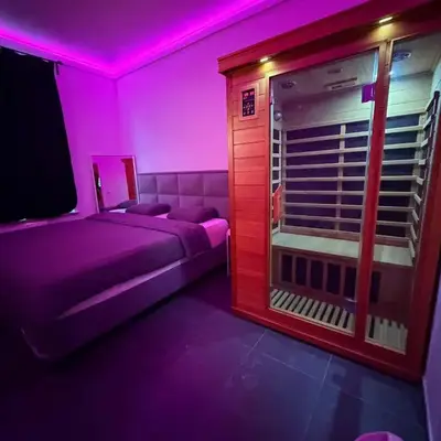 La Suite White wellness Jacuzzi & Sauna