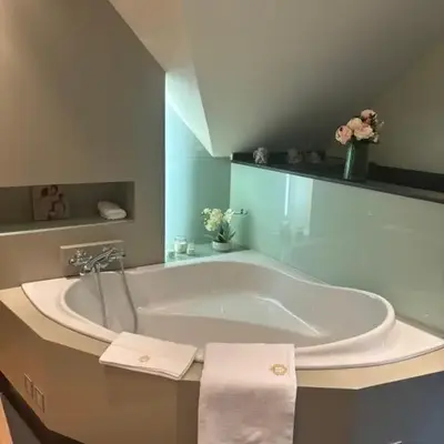 Sophia Rooms 14