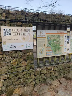 a sign that says hunt heren heren pits at Pipowagen Harambé in Lanaken
