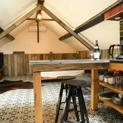 Luxe loft in vierkantshoeve