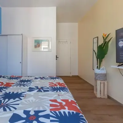 Chambre de luxe RIO a Liège Sale de bain privée check in autonome cuisine partagée