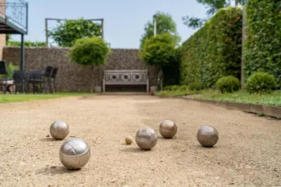 a group of balls on the ground in a yard at Tussen Hemel en Maas in Dilsen-Stokkem