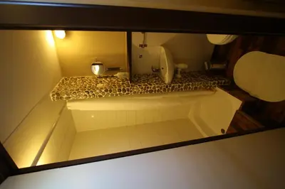 a small bathroom with a toilet in a room at Botel Ophoven in Kinrooi