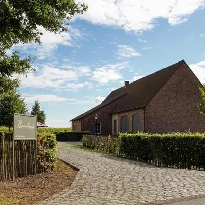 Peer Villa with Garden