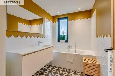 a bathroom with a tub and a sink at Résidence de 3 appartements luxueux - 2 ch x 3 - 