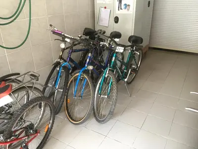 a group of bikes parked in a room at Éco Gîtes Aubelrando & villa-bocage in Aubel