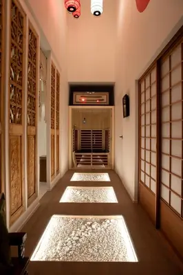 a hallway with a room with a door and a room at Wabi Sabi B&B in Peer